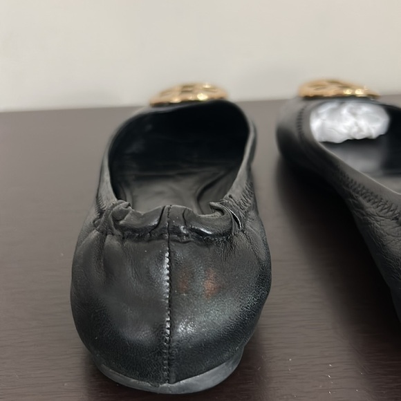 TORY BURCH Black Gold MINNIE TRAVEL BALLET Flat Leather Logo Shoe Sz 6 - Picture 11 of 16